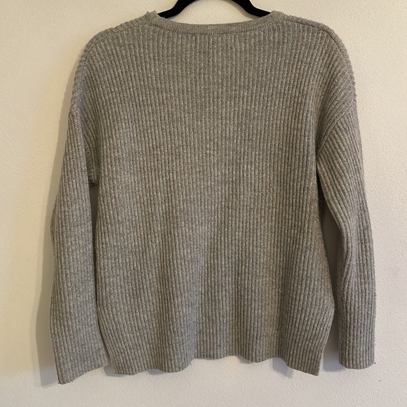 High-Low Hem Sweater - Picture 5 of 5